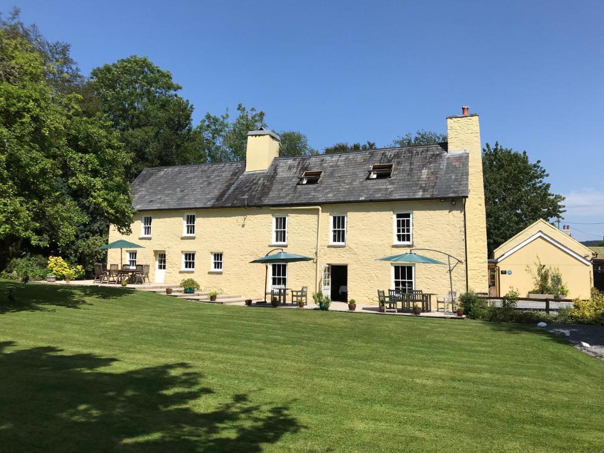 Ty Mawr Country Hotel Carmarthen Exterior foto